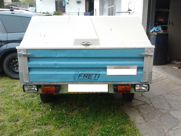 Rimorchi leggeri per autoveicoli. 210