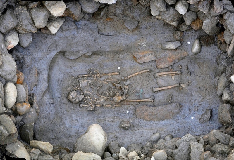 Un tombeau celte découvert sous l’hôpital d’Aoste Dans-l10