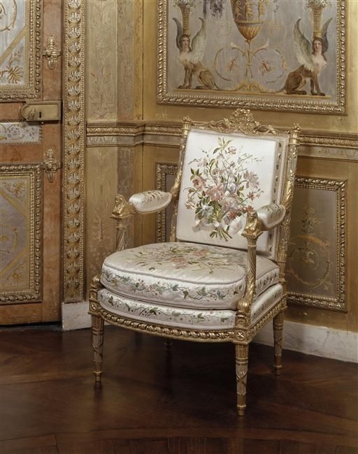 Appartement de Marie-Antoinette et Louis XVI à Fontainebleau - Page 2 67d89e10