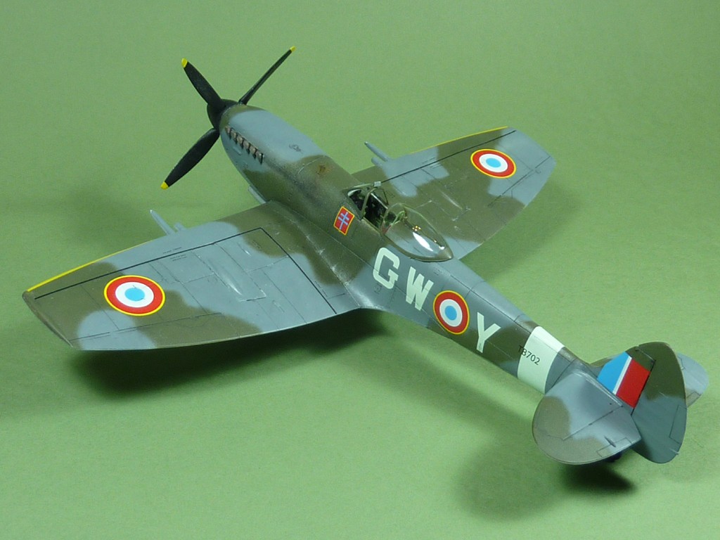 Spitfire MK XVIe P1140138