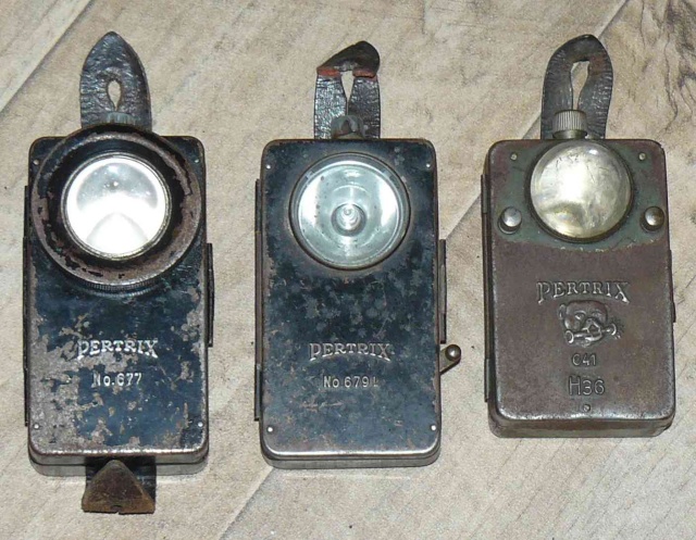Les lampes de poche de l'armée allemande 39/45 Pertix10