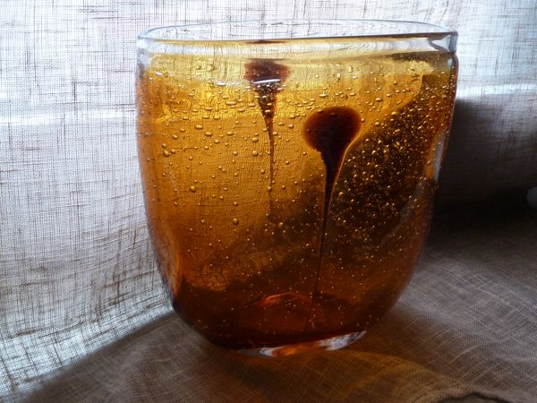 Vase en verre bullé brun orange... P1140917