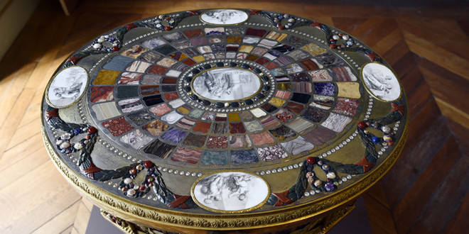La table de Teschen au Louvre Table10