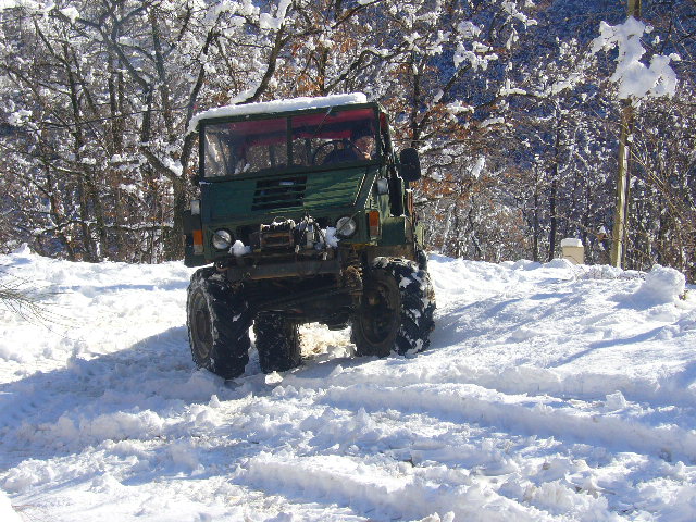 Unimog 411 Turbo dans la neige Unimog10