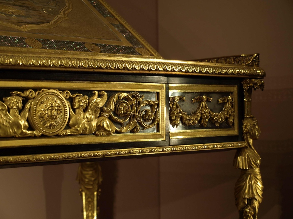 Chinoiseries et meubles de Marie-Antoinette : par Weisweiler, Macret et Riesener 27-10_16