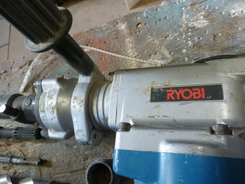 Évaluation d'un marteau piqueur Ryobi P1150315