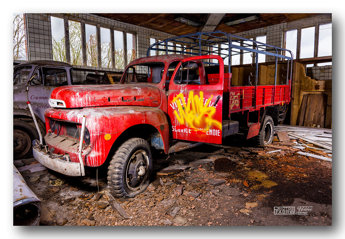 Camion de pompier à l'abandon Camion10