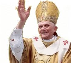 SONDAGE : L'image du Pape François faisant le Signe Satanique vous scandalise-t-elle ? - Page 3 Images13
