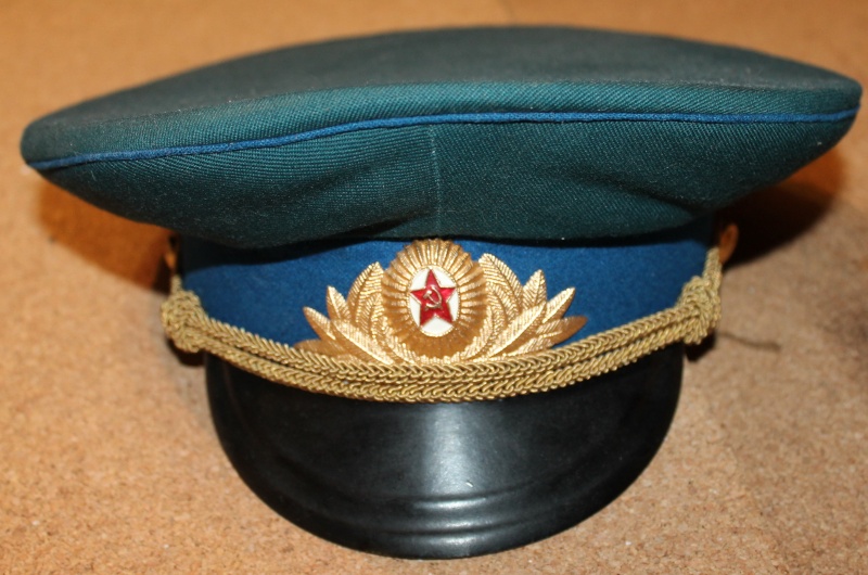 Identification casquette parade d'officier KGB 310