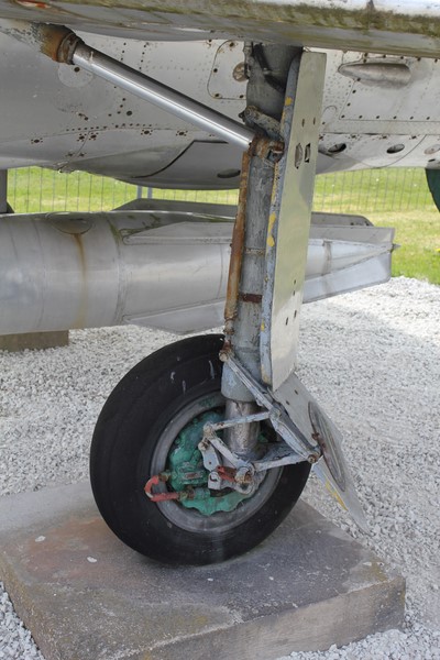 1/48 Mig 21 f13 Trumpeter FINI 289_co10