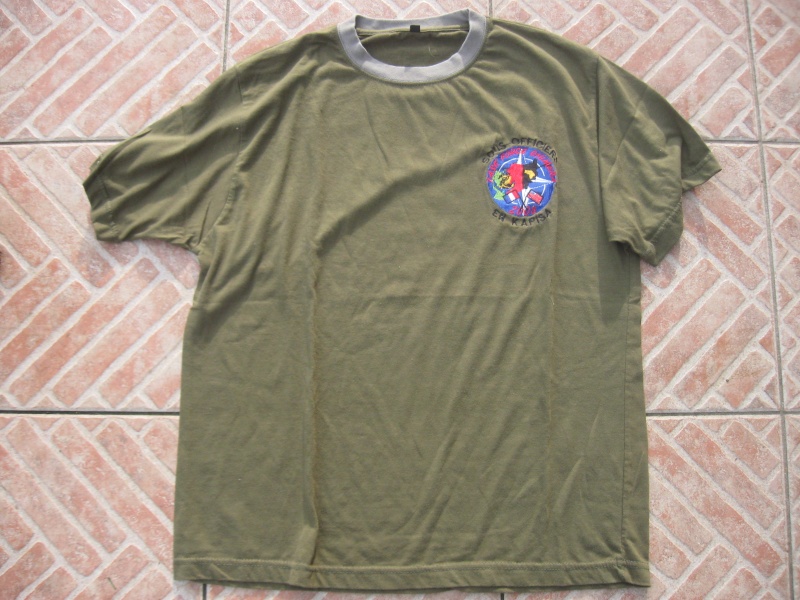  T-Shirt et survêtement militaire 19101310