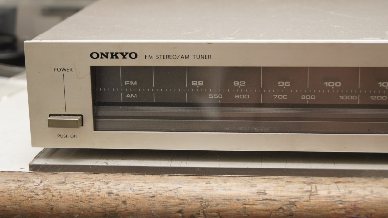 Onkyo Stereo FM/AM Tuner (used) Dsc07523