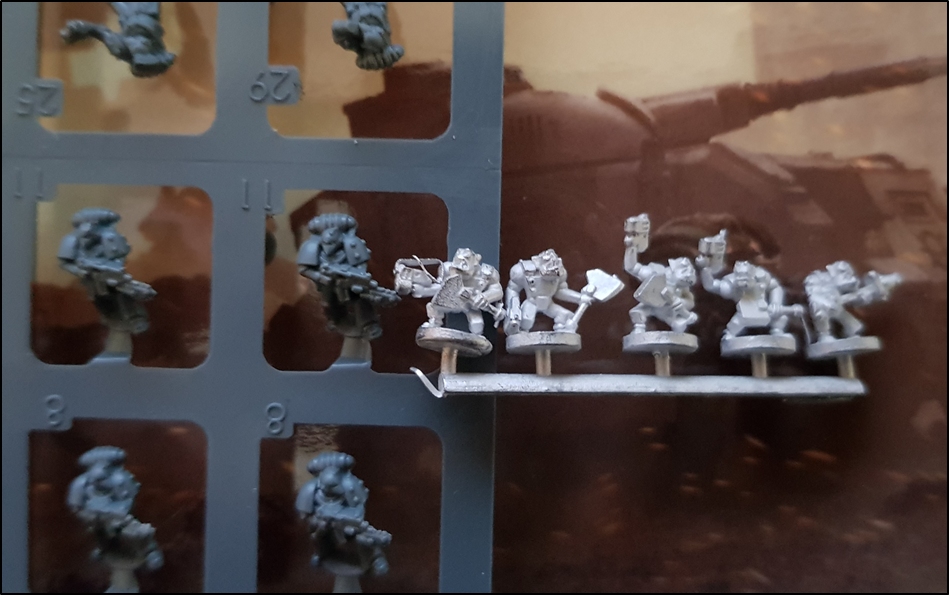 De l'échelle des figurines de Legions Imperialis Li_vm_10