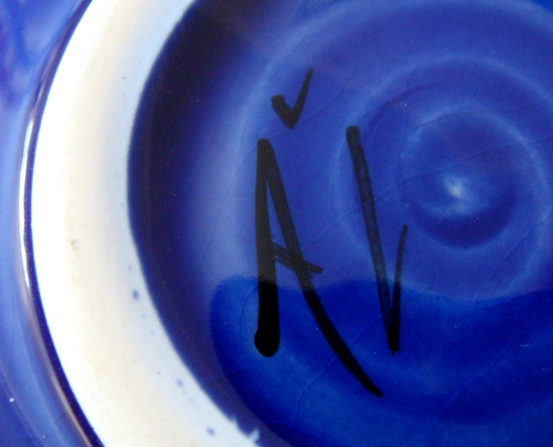 3 coffee bowls - strange potters mark is Anneke van Laanen Dsc07113