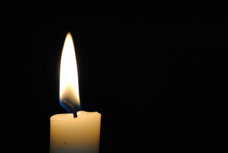  consternation devant l'attentat du 7 janvier 2015 et ses conséquences. Candle11