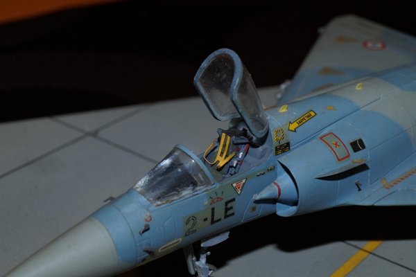 mirage 2000C heller 1/72 regravé Dsc08717