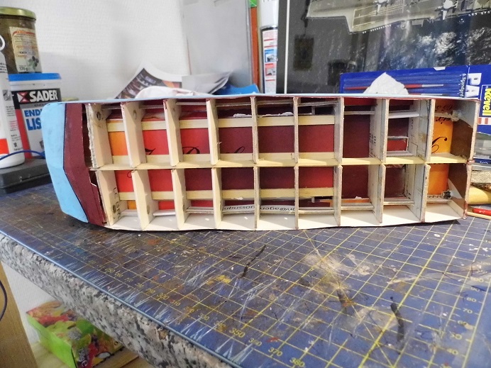 Après le train-auto, le train-bateau scratchbuilding 1/48 00411