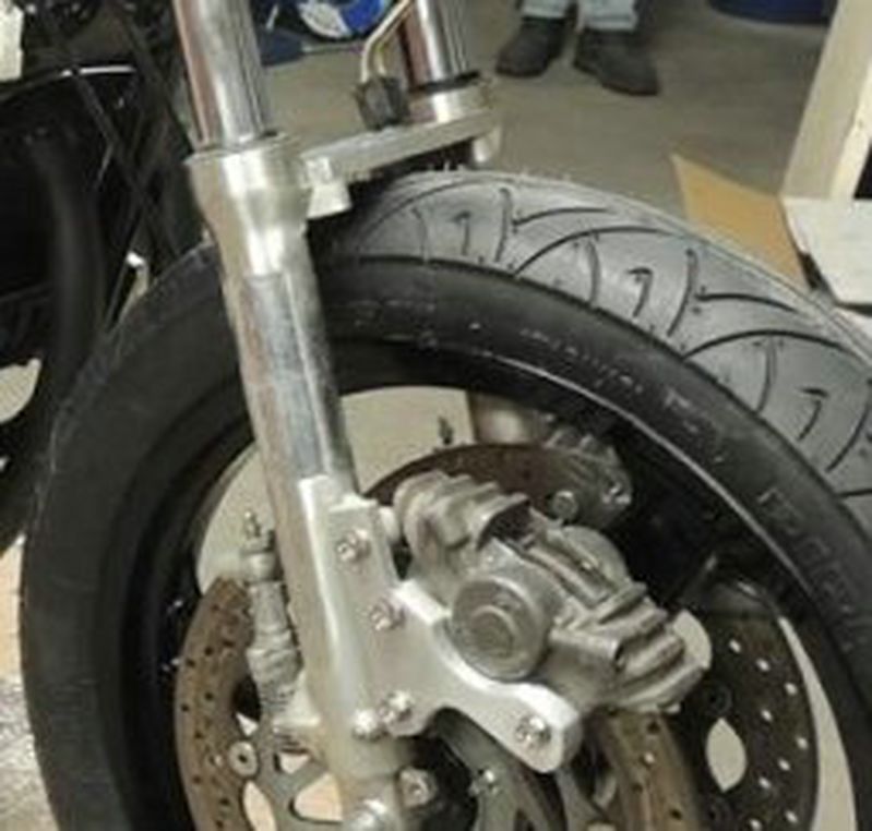 Suzuki gs1000r xr69 endurance replica - Page 9 Pneu_t10