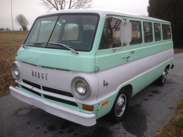Which configuration of the Dodge A van for roadtripping? 00w0w_10