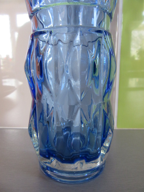 Blue diamond pattern vase Img_2124