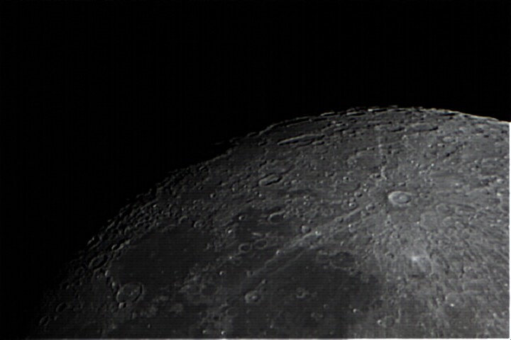 Premier essai Registax sur la Lune Moon214