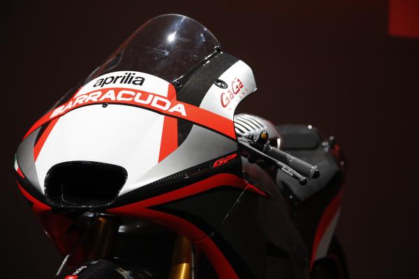 Presentación Aprilia Racing MotoGP B_veoh10