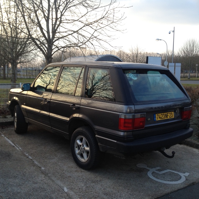 A vendre P38 2.5 DT 2001 182 000km  Img_2014