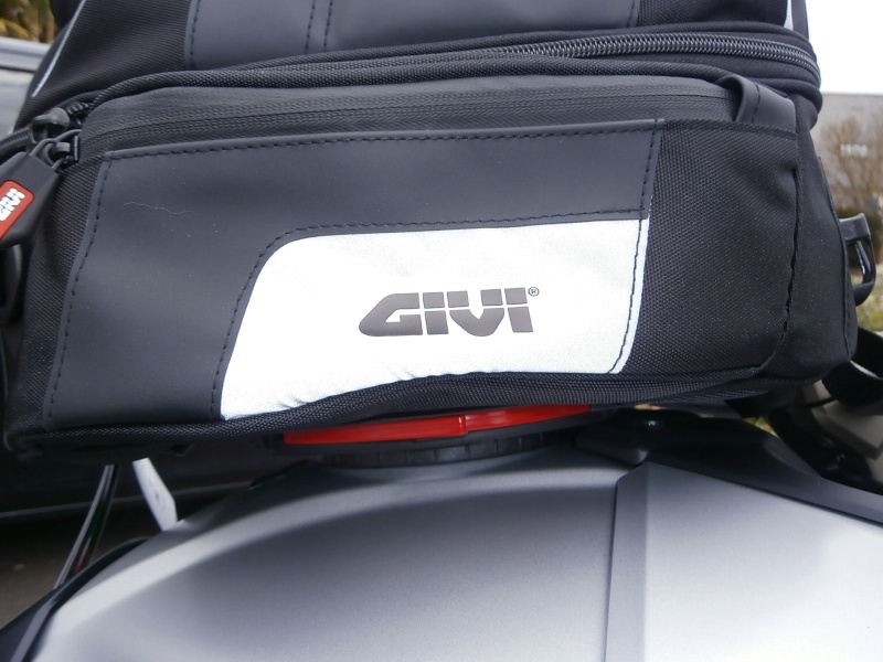 case - Givi - Supports valises \ top case \ tanklock - Page 2 P3140111