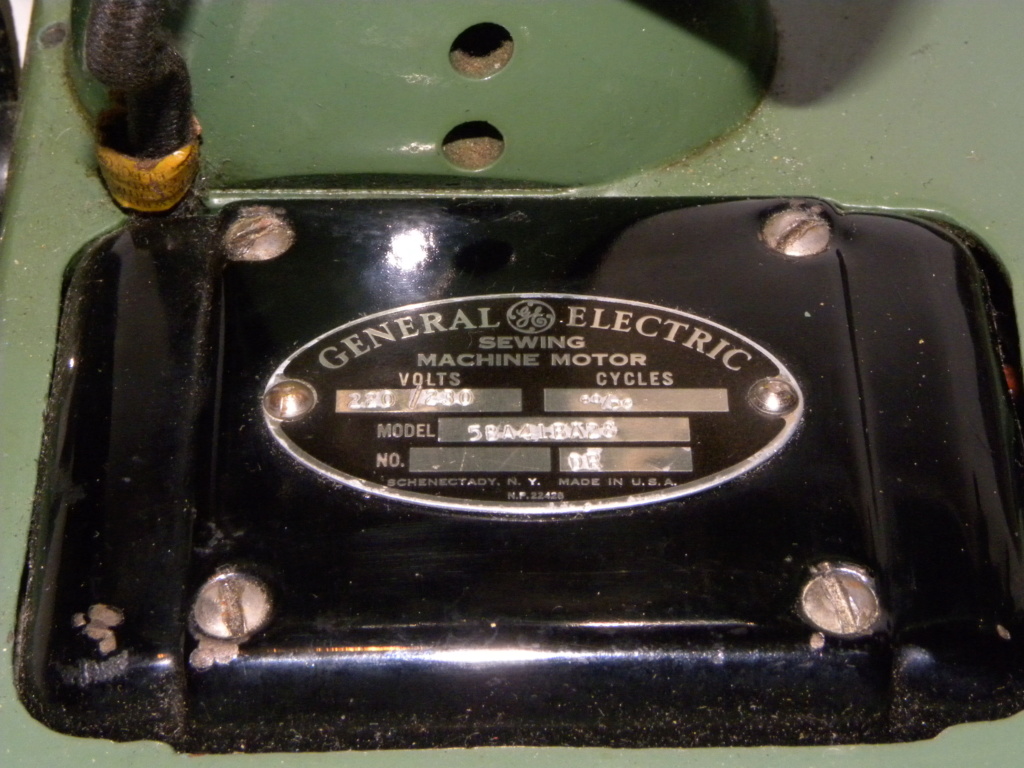 General Electric "Portable" ou "Sewhandy", vendue en 1938 Genera13