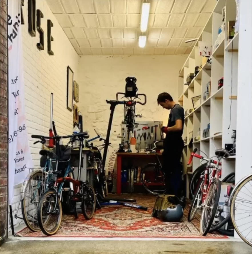 Atelier de vélos : Rose Mechanic spécialiste Brompton Unname10