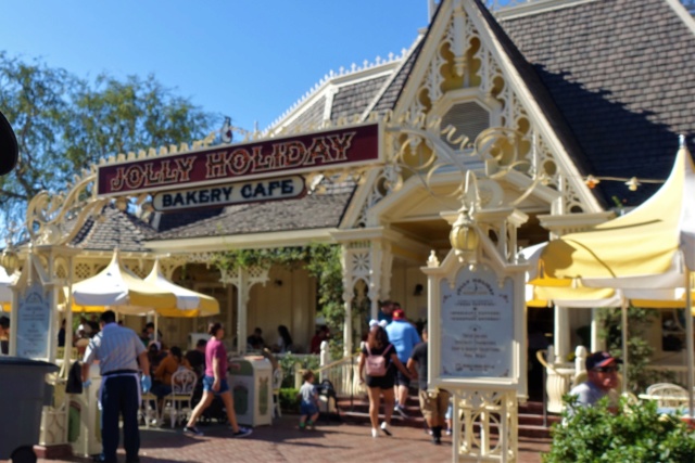 Jolly Holiday Cafe, Disneyland Dsc05833