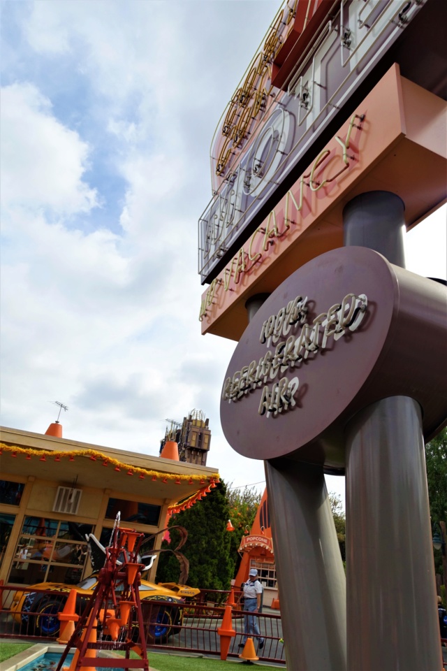 Cozy Cone Motel, Disney California Adventure Dsc07421