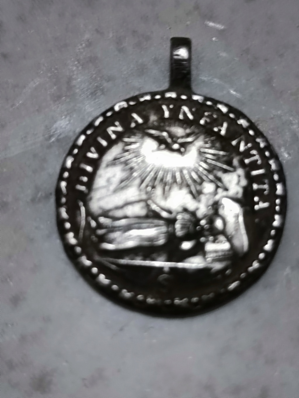 medalla - Alguna información sobre esta medalla (la divina infantita) Img_2010