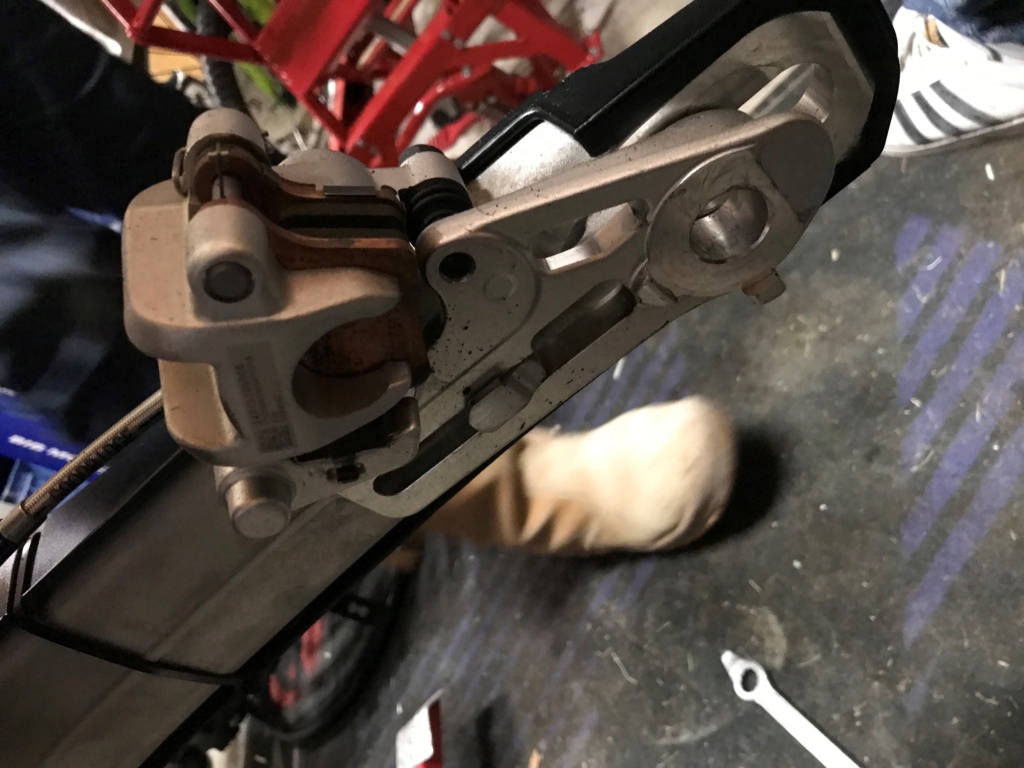Protège disque arrière Husqvarna. 110