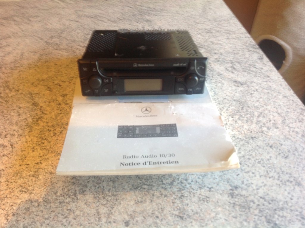 A vendre Radio CD Mercedes Benz Audio 10  Audi_110