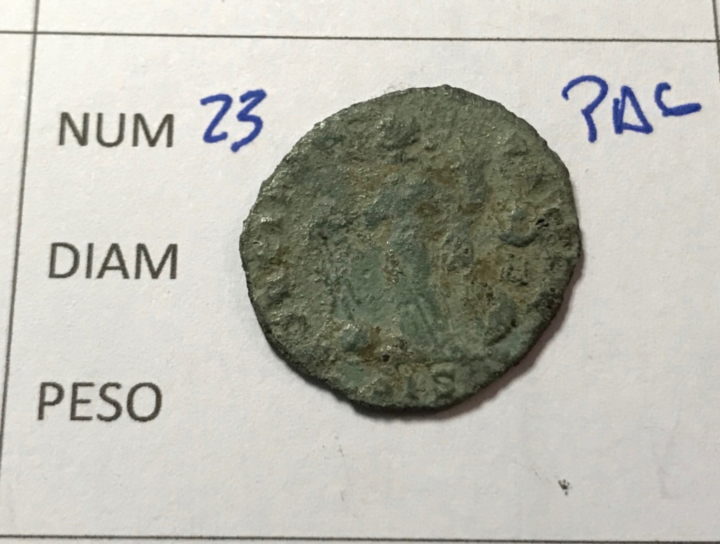 Nummus de Galerio Maximiano. FORTI FORTVNAE. Fortuna estante a izq. Siscia. Img_8615