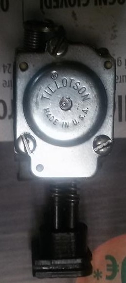 Che modello di carburatore Tillotson è? K800_212