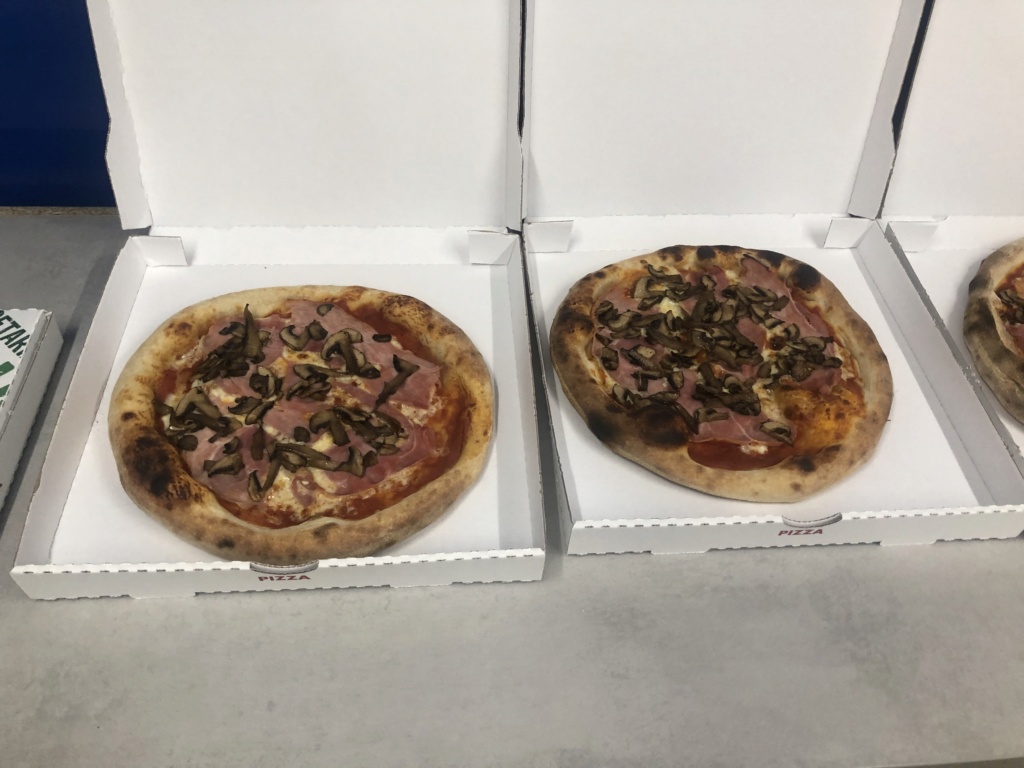 Test première pizza dans le camion - Page 19 5ad9aa10