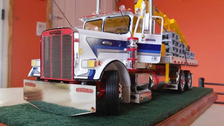 MT: Freightliner FLC - ITALERI 1/24. Fb_im109