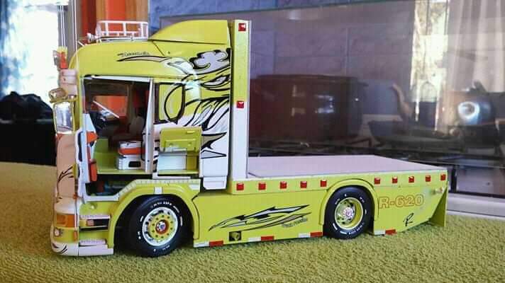 MT: Scania R 560 V8 Highline "Red Griffin" - ITALERI 1/24 Fb_img76