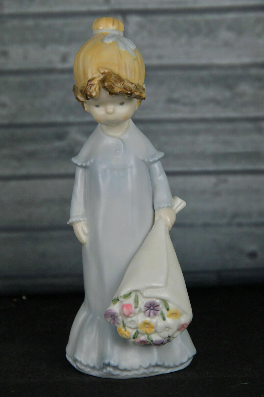 Lovely porcelain figurines Kinka10