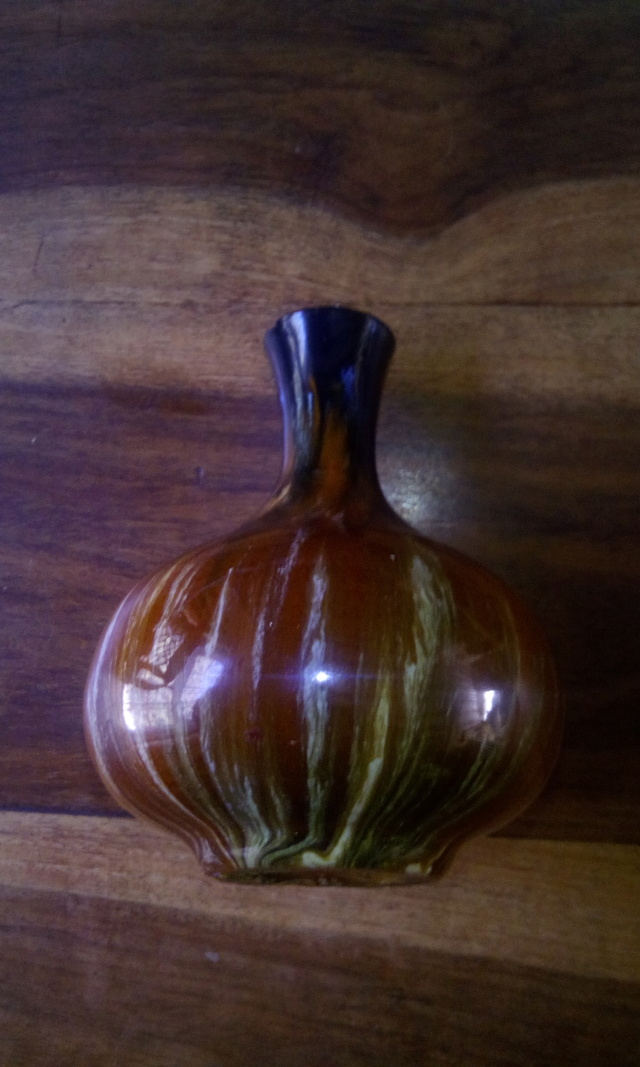 Small Streaky bulbous vase, marked 55 to base Img_2019