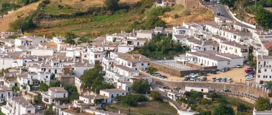 Los pueblos y ciudades más bonitos de España - Página 3 Panora11