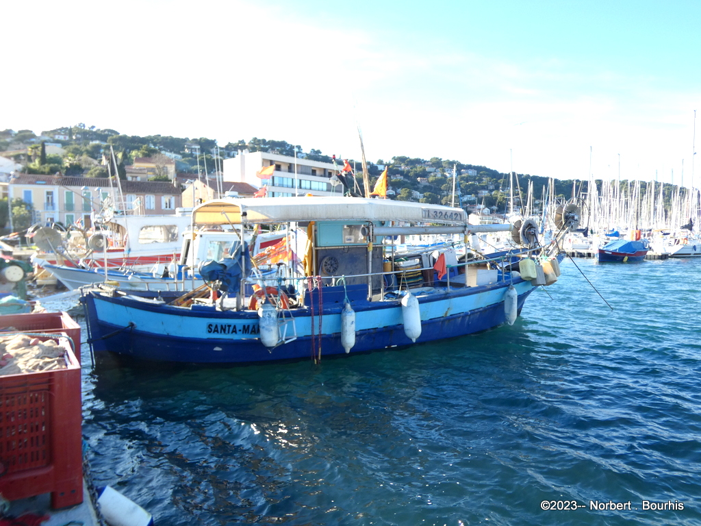 [Vie des ports] Quelques bateaux de pêche (sur nos côtes Françaises) - Page 22 P1320039