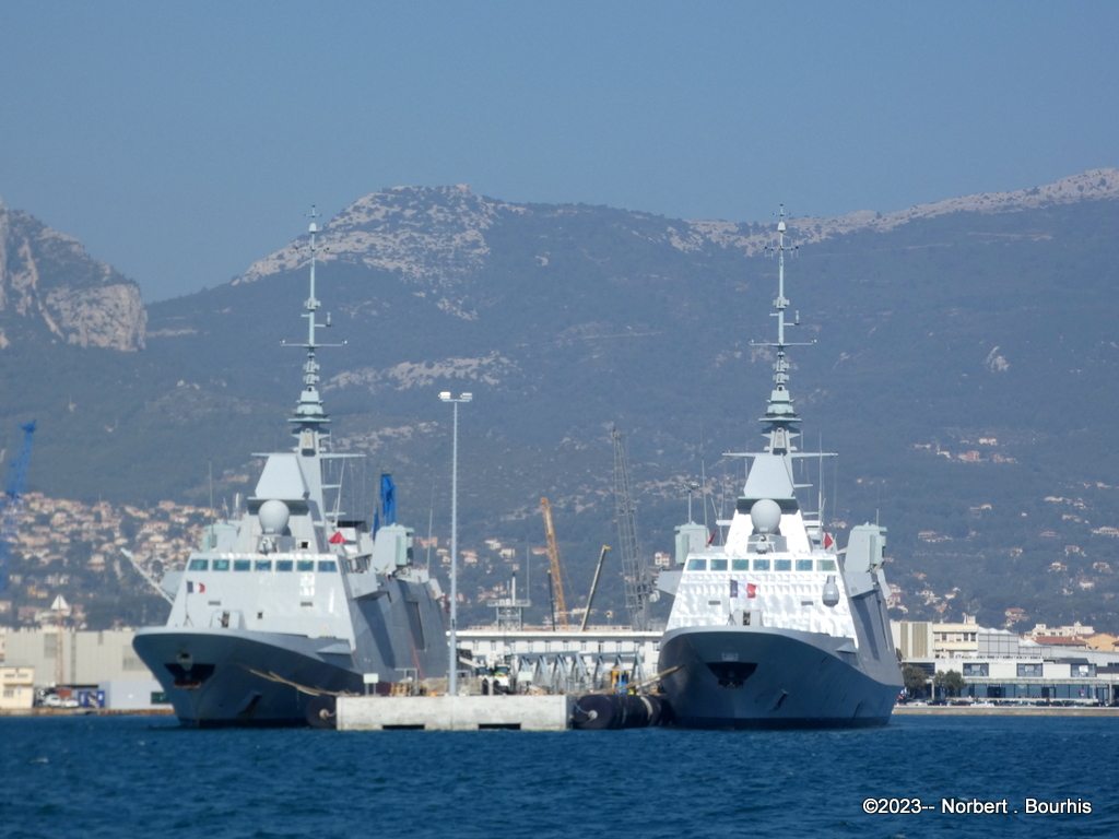 [Les ports militaires de métropole] Port de Toulon - TOME 2 - Page 12 P1330747