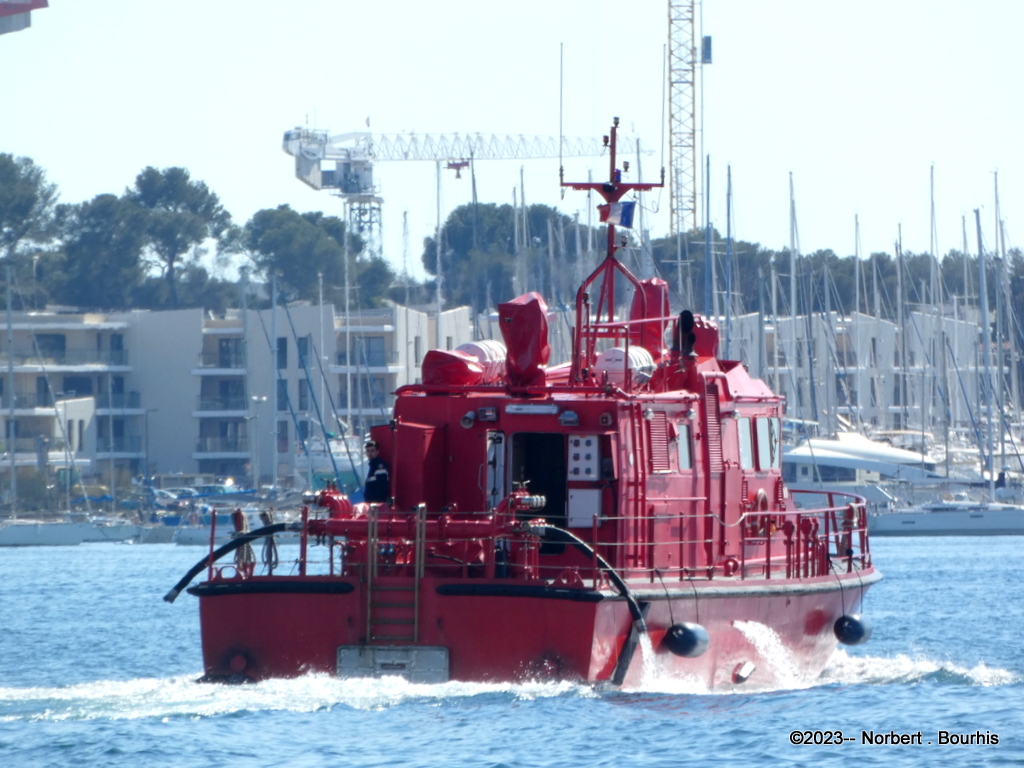 [ LES BATIMENTS DE SERVITUDES ] Y670 LAS  Marins Pompiers Toulon P1340325