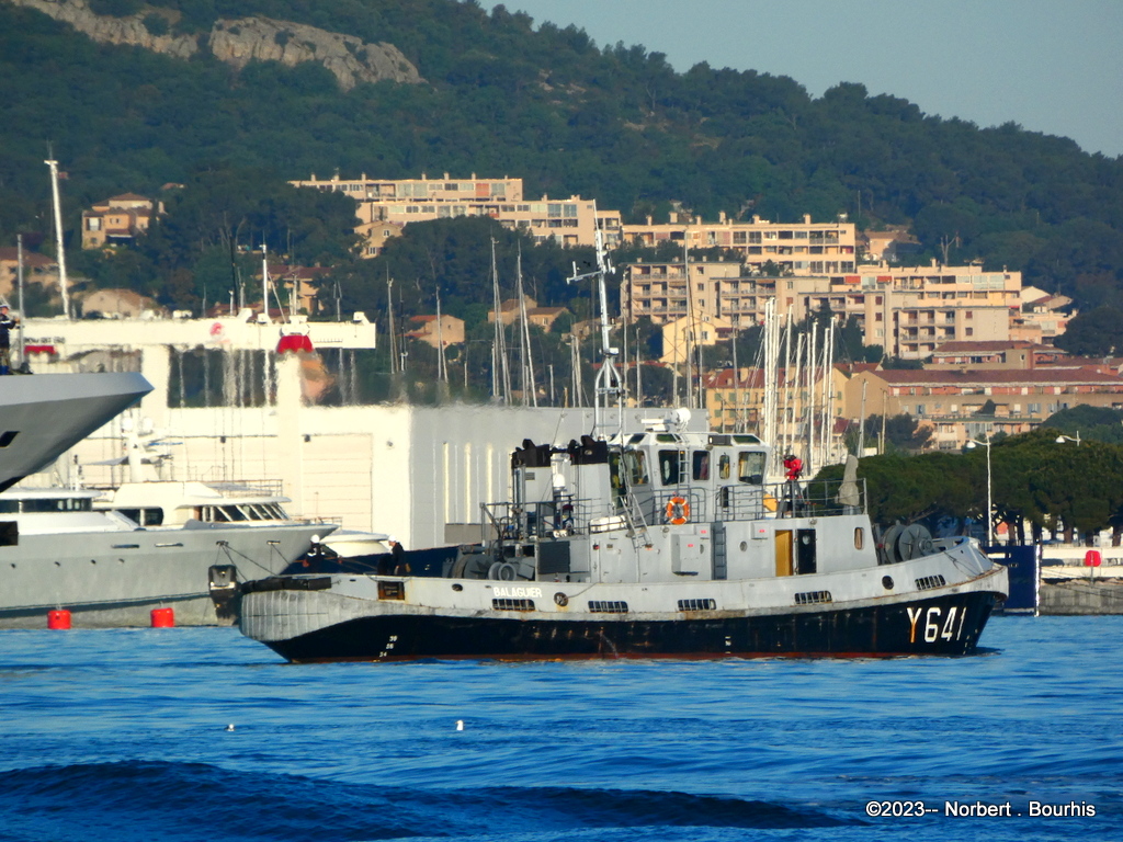 [Les ports militaires de métropole] Port de Toulon - TOME 2 - Page 13 P1360033