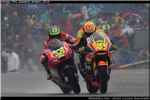 MOTO GP les photos - Page 11 Motogp36