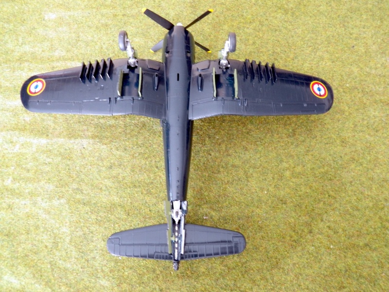 [Monogram] Vought F4U-7 Corsair (F4U-4 modifié), 1/48, 1963 F4u-7_14