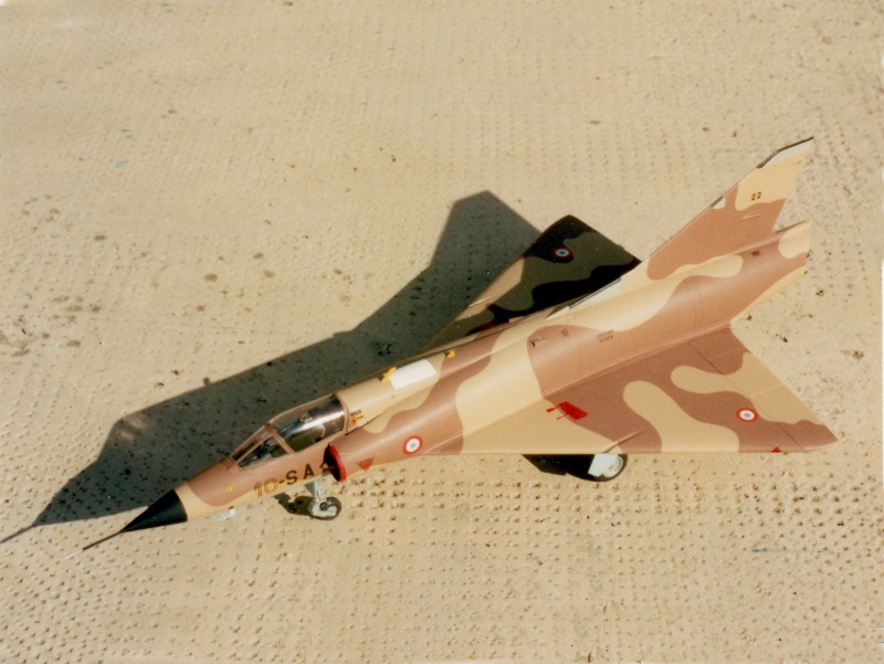 Dassault Mirage III C   Maquette Heller au 1/48, 1979. (VINTAGE) Mirage13
